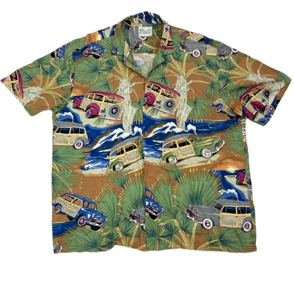Diamond Head sportswear Hawaiian truck shirt.